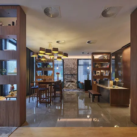 Aparthotel Adina