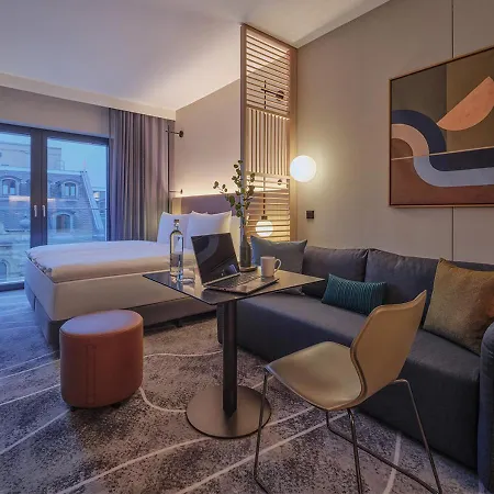 Adina Aparthotel 4*