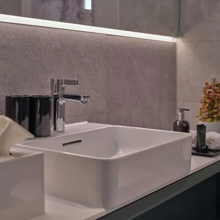 Adina 4* فيسبادن