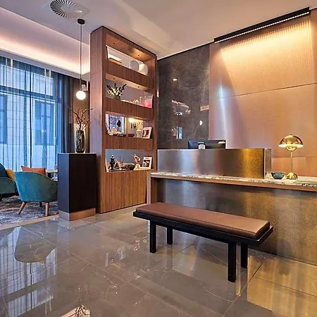 Hotel apartamentowy Adina 4*