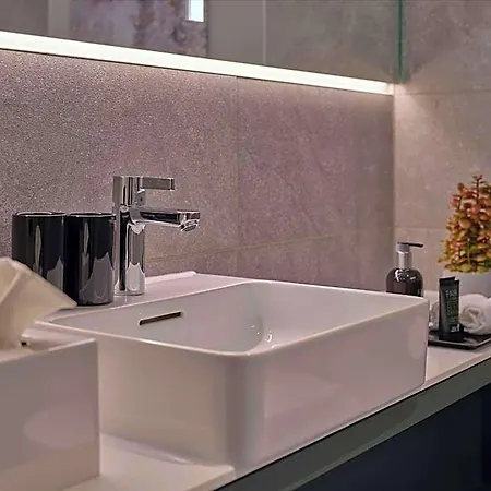 Adina Hotel apartamentowy 4*